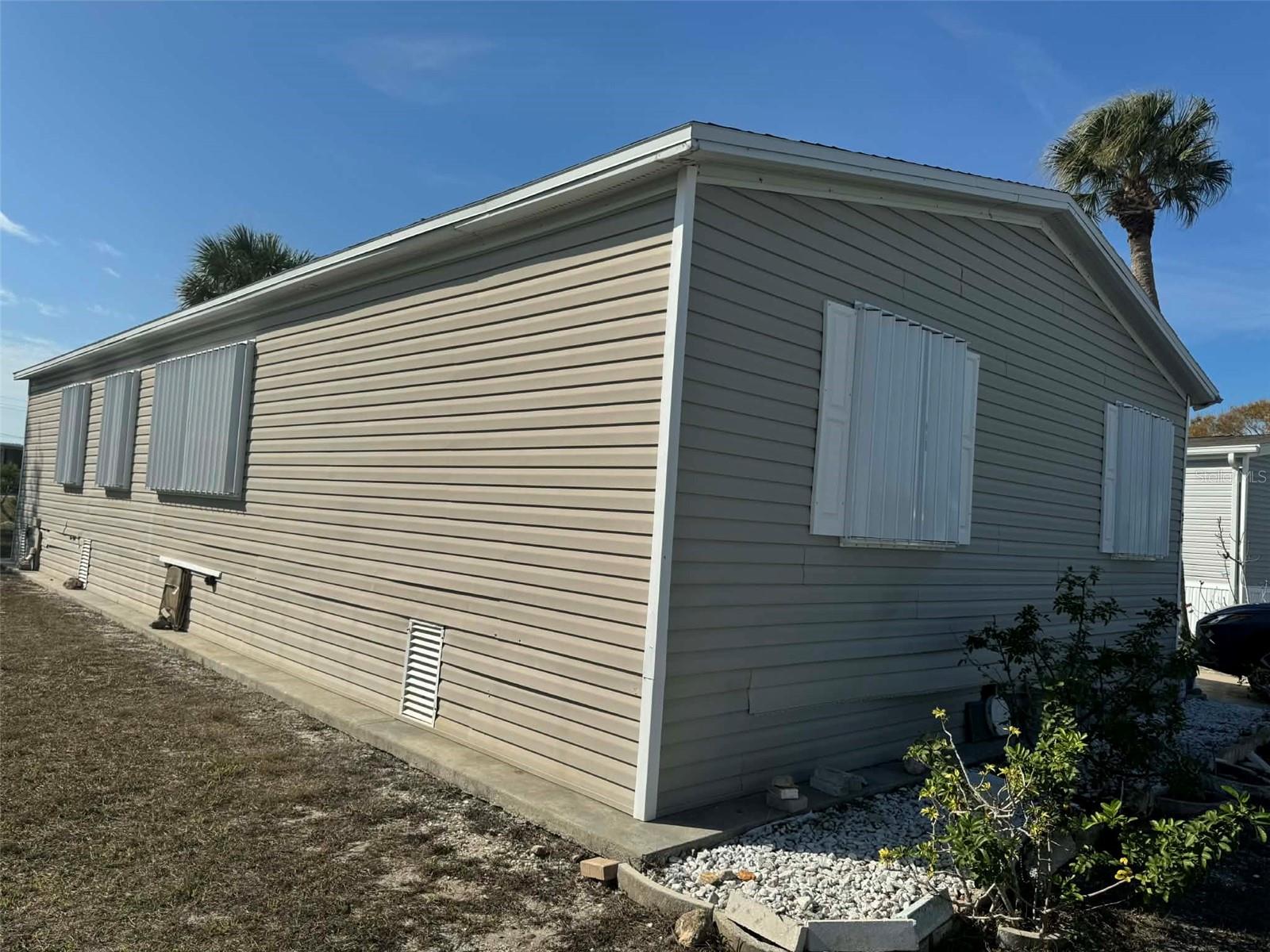 Image 7 of 41 For 216 Como Drive