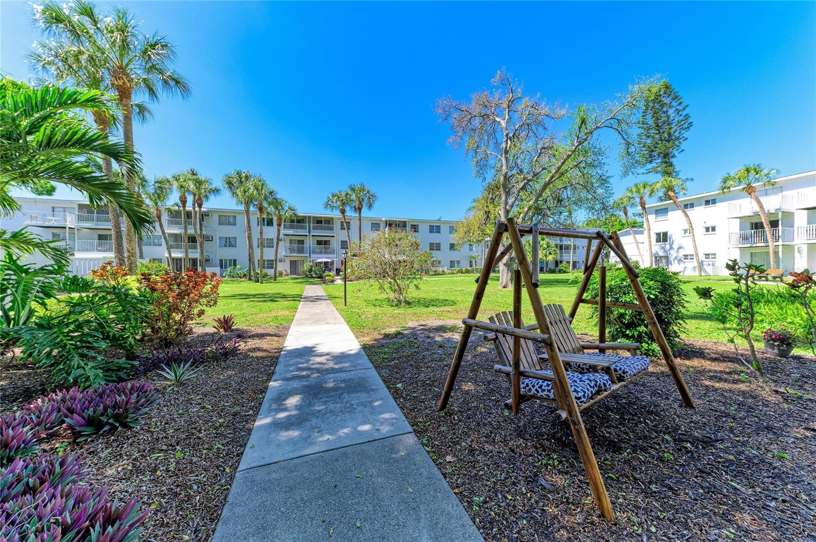 Image 7 of 35 For 2431 Flamingo Boulevard K25