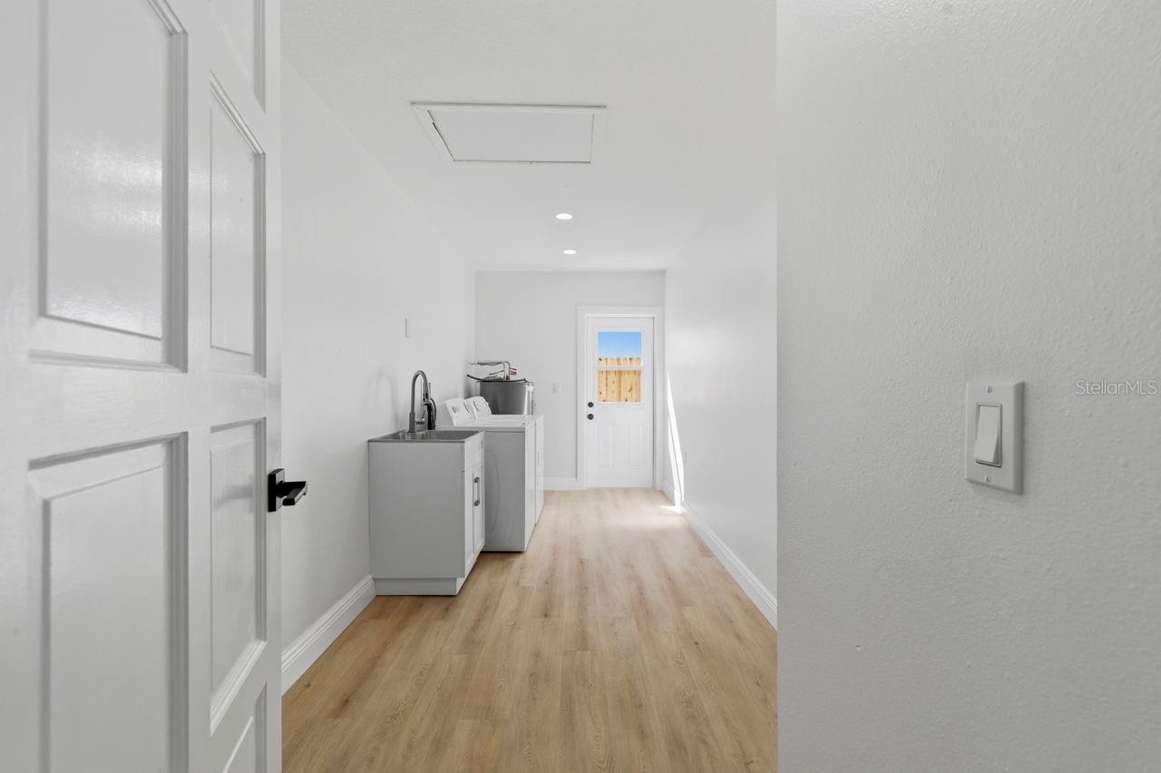 Image 32 of 52 For 1856 Mova Street