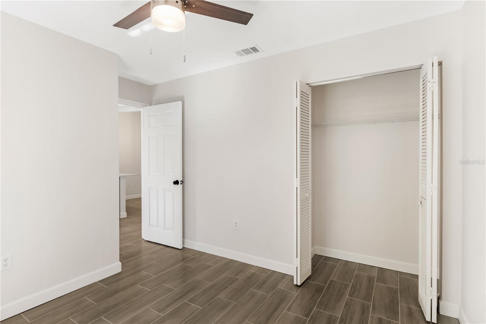 Image 13 of 25 For 5340 Royal Palm Avenue 5340