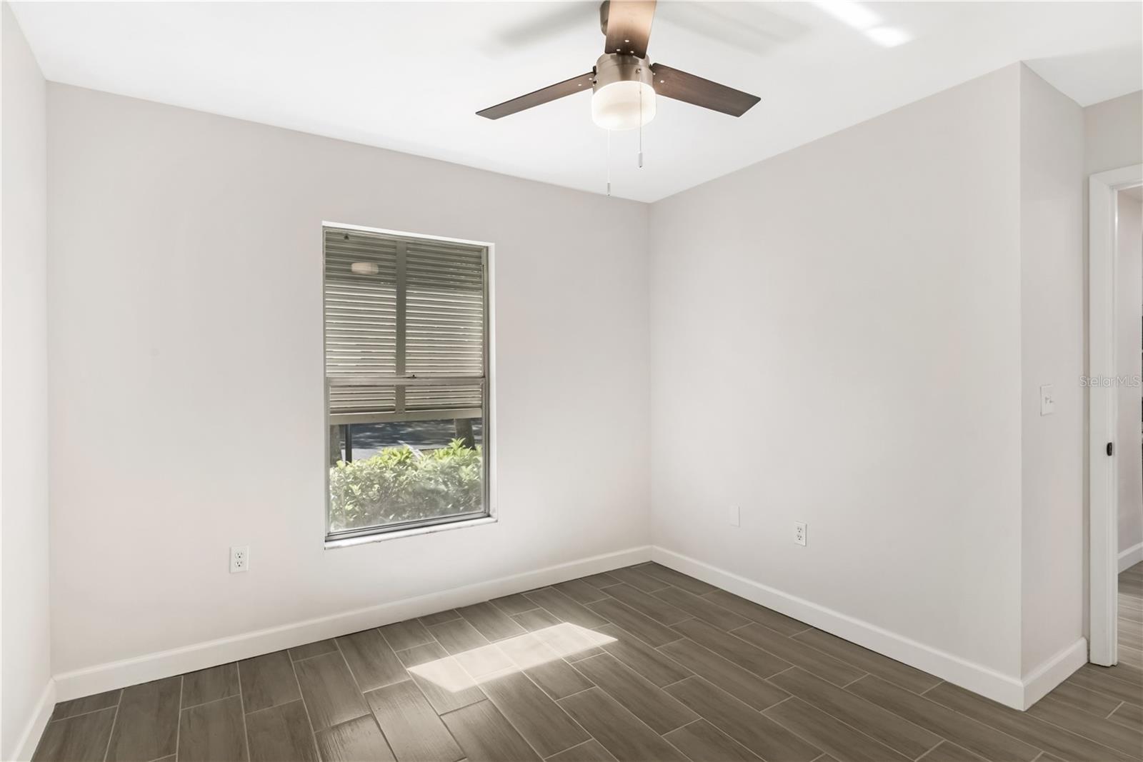 Image 14 of 25 For 5340 Royal Palm Avenue 5340