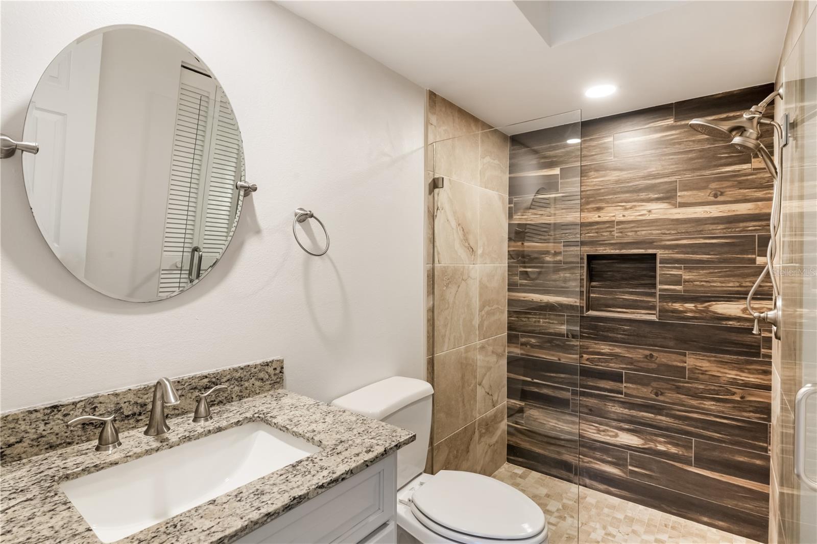 Image 20 of 25 For 5340 Royal Palm Avenue 5340