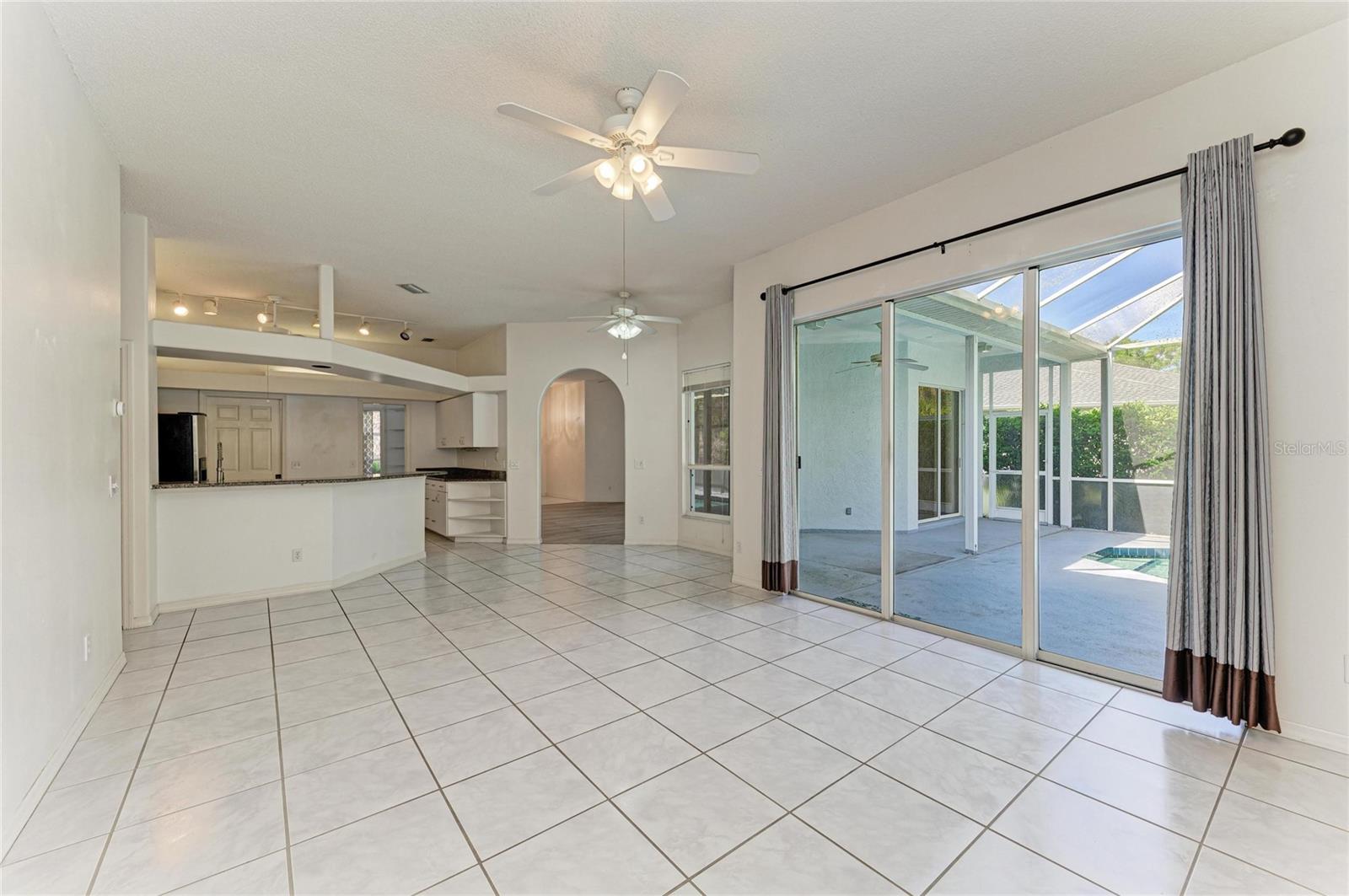 Image 19 of 41 For 4805 76th Court E