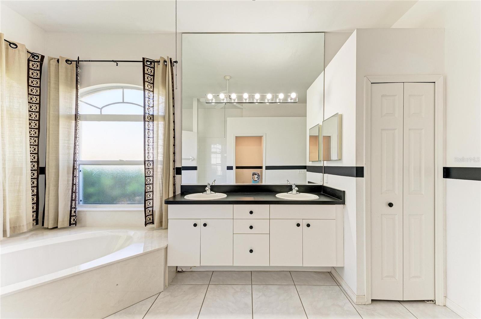 Image 25 of 41 For 4805 76th Court E