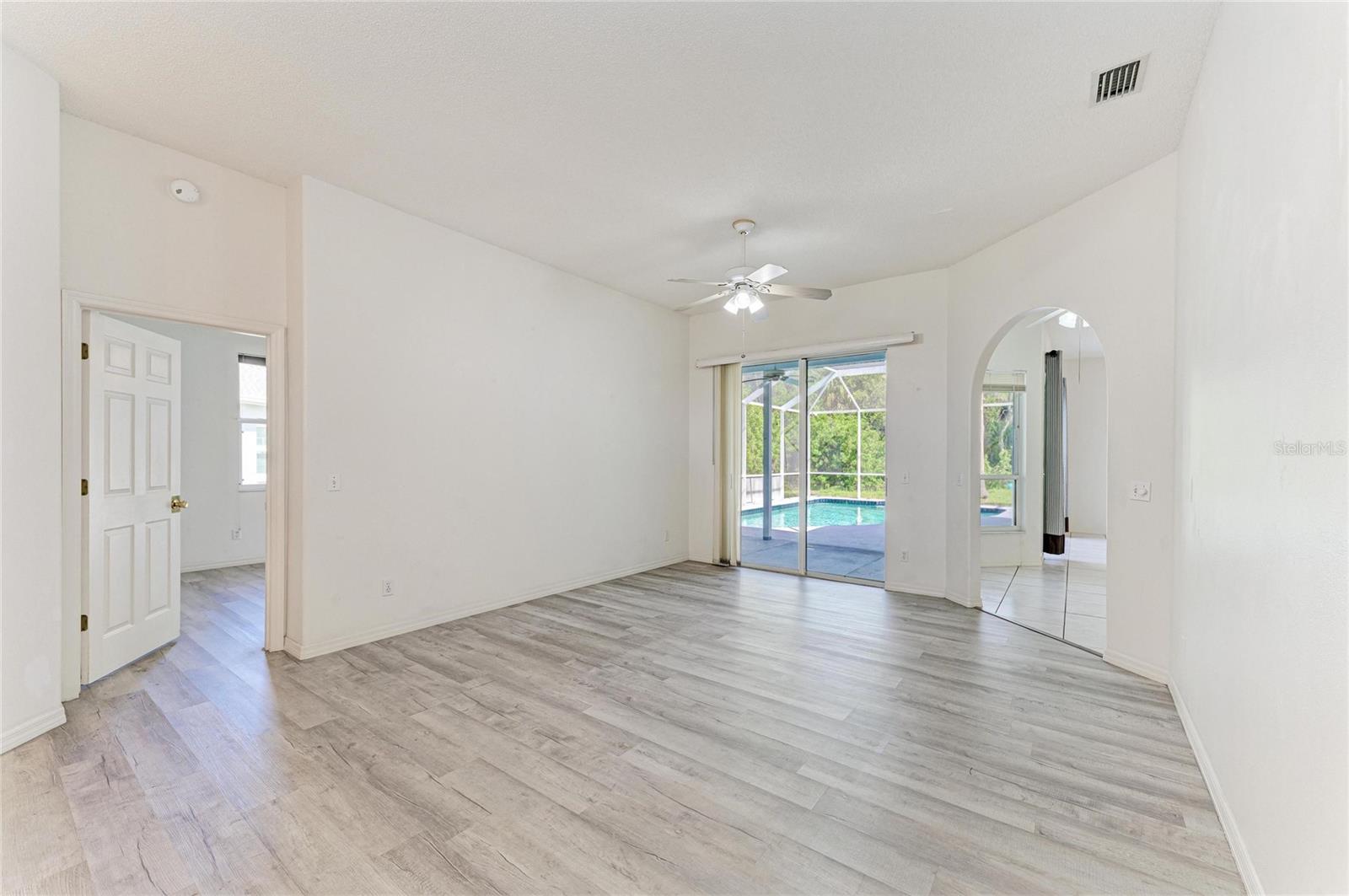 Image 6 of 41 For 4805 76th Court E