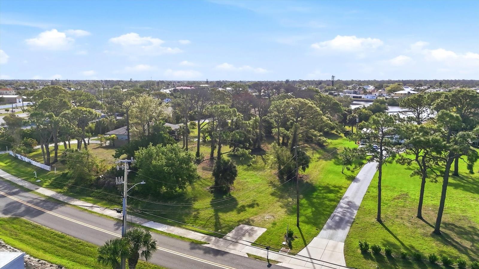 Image 5 of 12 For 1455 Manor Road