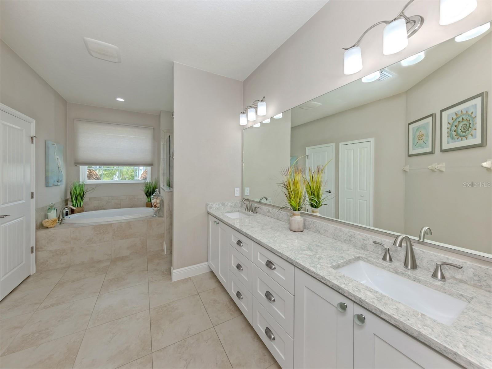 Image 18 of 93 For 18060 Wooden Skiff Court