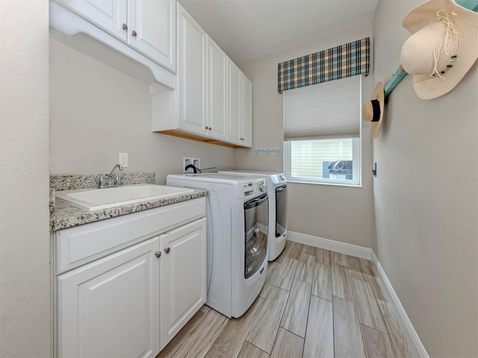 Image 20 of 93 For 18060 Wooden Skiff Court