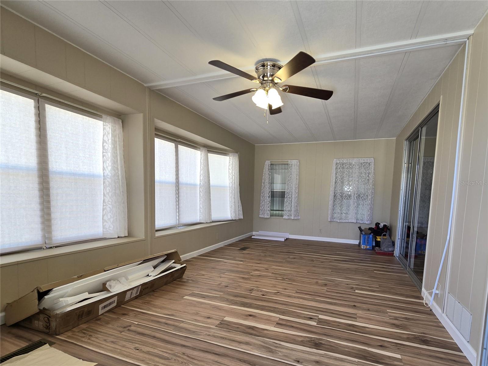 Image 29 of 43 For 6710 36th Avenue E 145