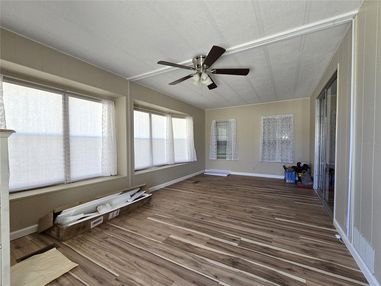 Image 31 of 43 For 6710 36th Avenue E 145