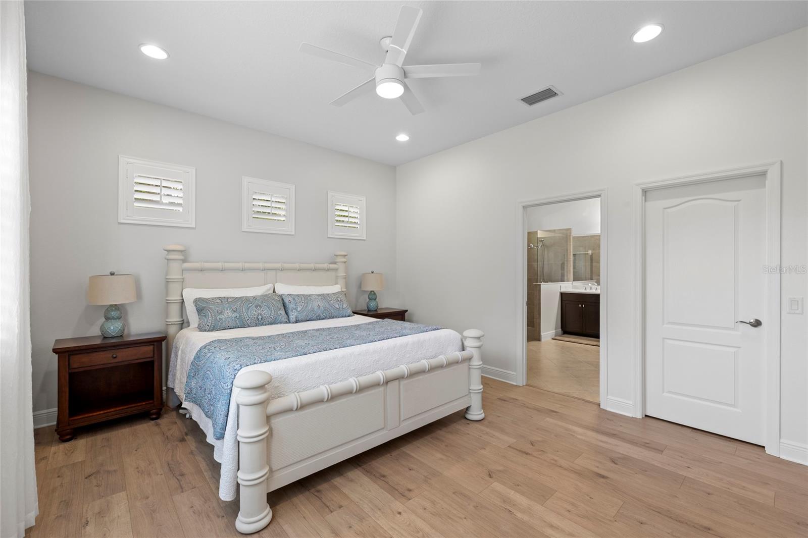 Image 16 of 37 For 4623 Claremont Park Drive