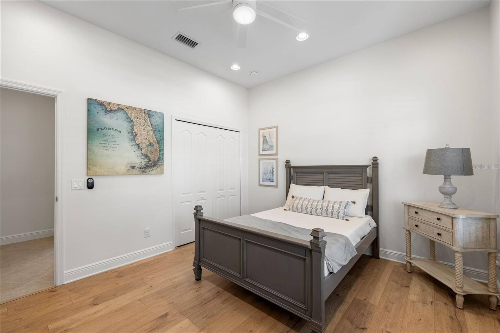 Image 23 of 37 For 4623 Claremont Park Drive