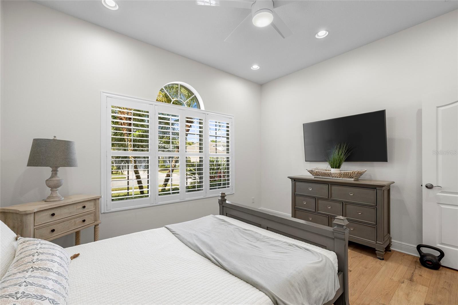 Image 24 of 37 For 4623 Claremont Park Drive