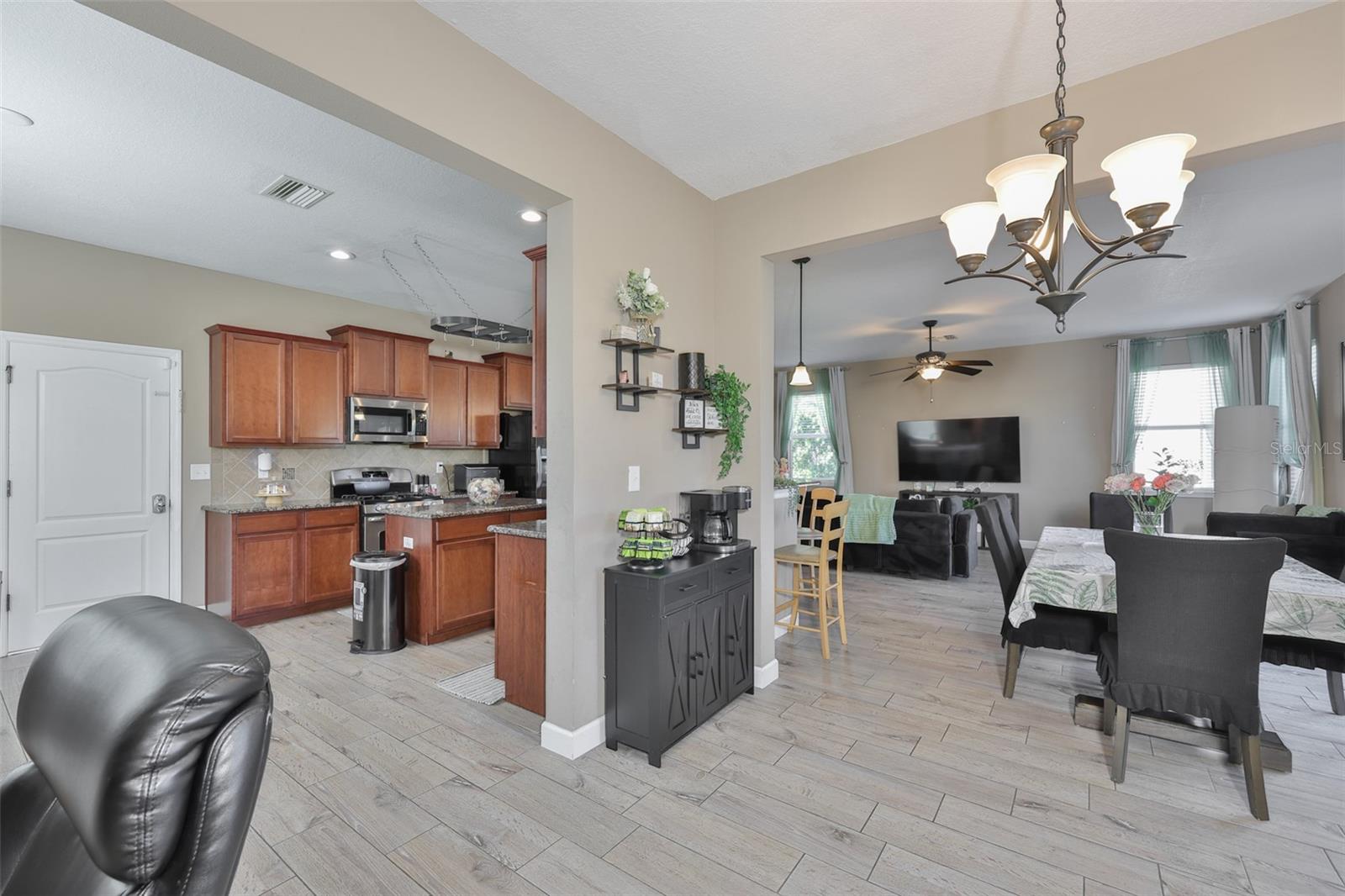 Image 11 of 39 For 5779 Aaron Court