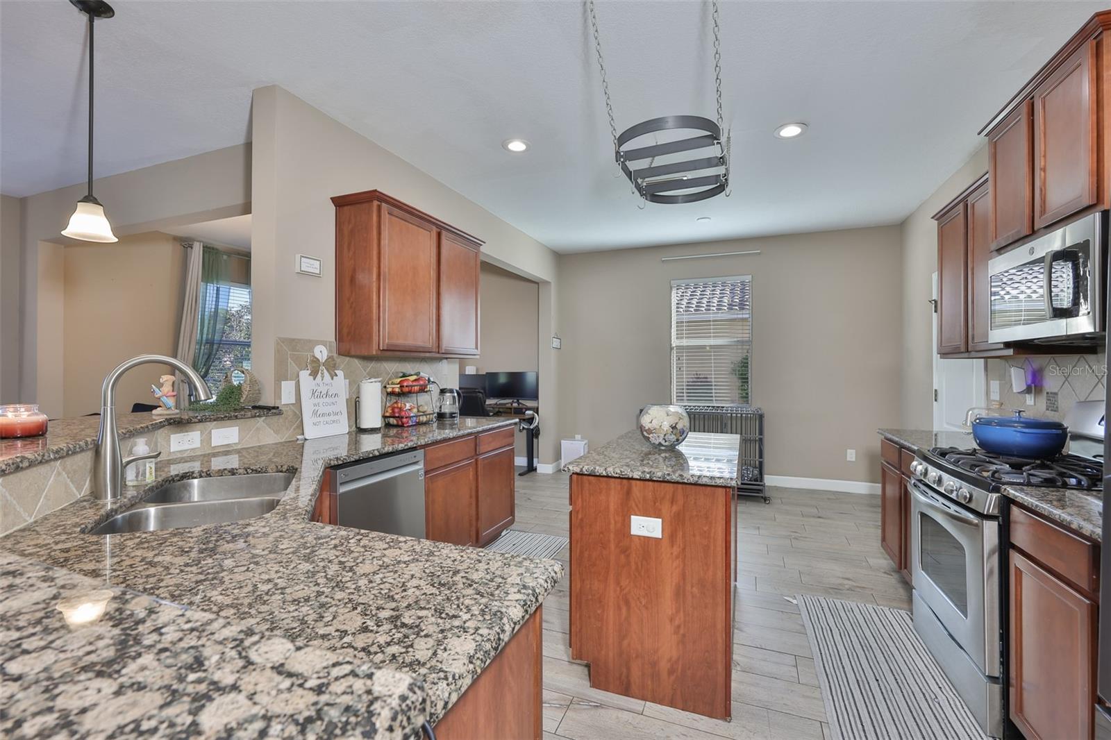 Image 5 of 39 For 5779 Aaron Court