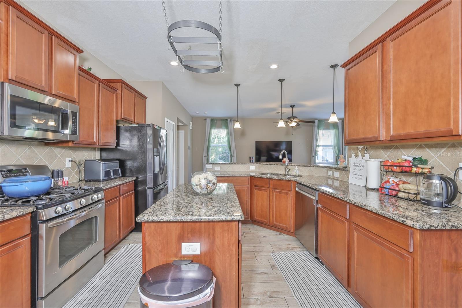 Image 6 of 39 For 5779 Aaron Court