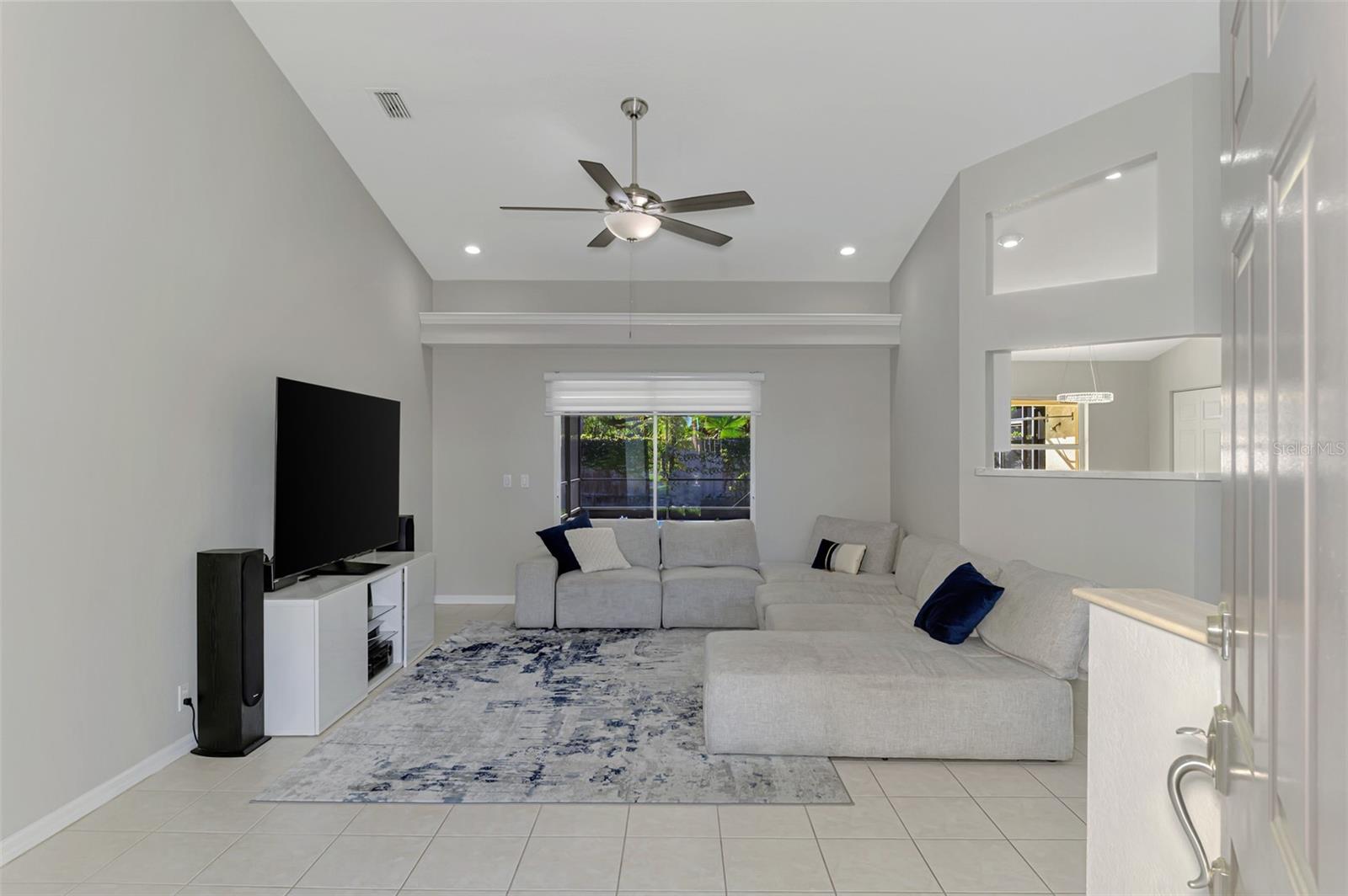 Image 12 of 56 For 6632 Deering Circle