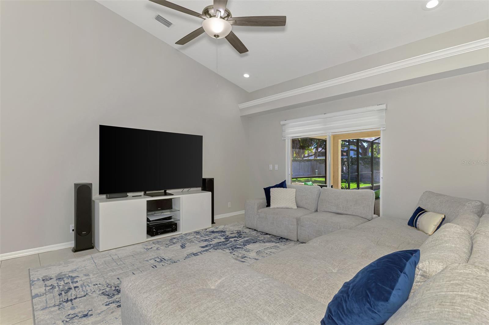 Image 17 of 56 For 6632 Deering Circle