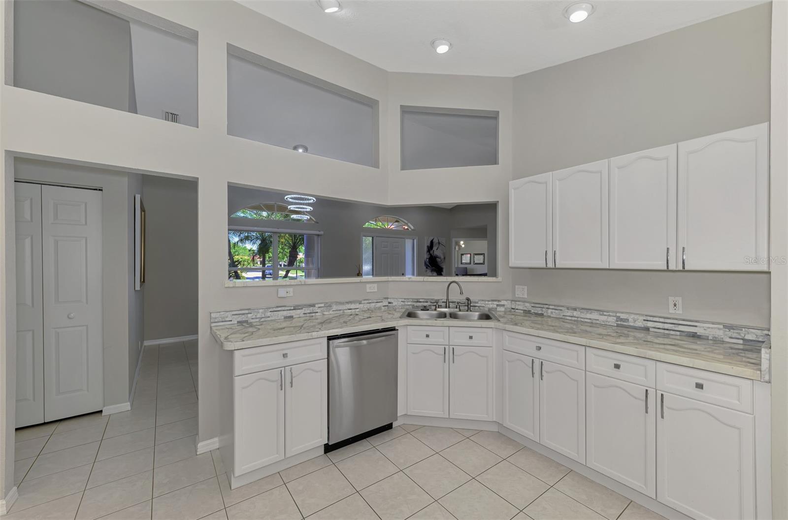 Image 25 of 56 For 6632 Deering Circle