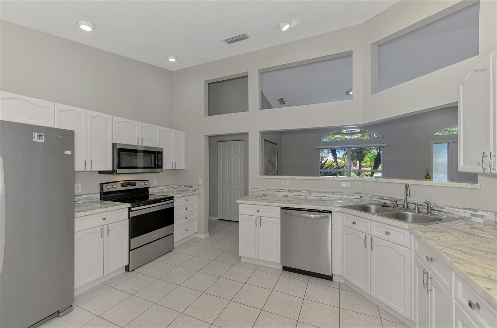 Image 26 of 56 For 6632 Deering Circle