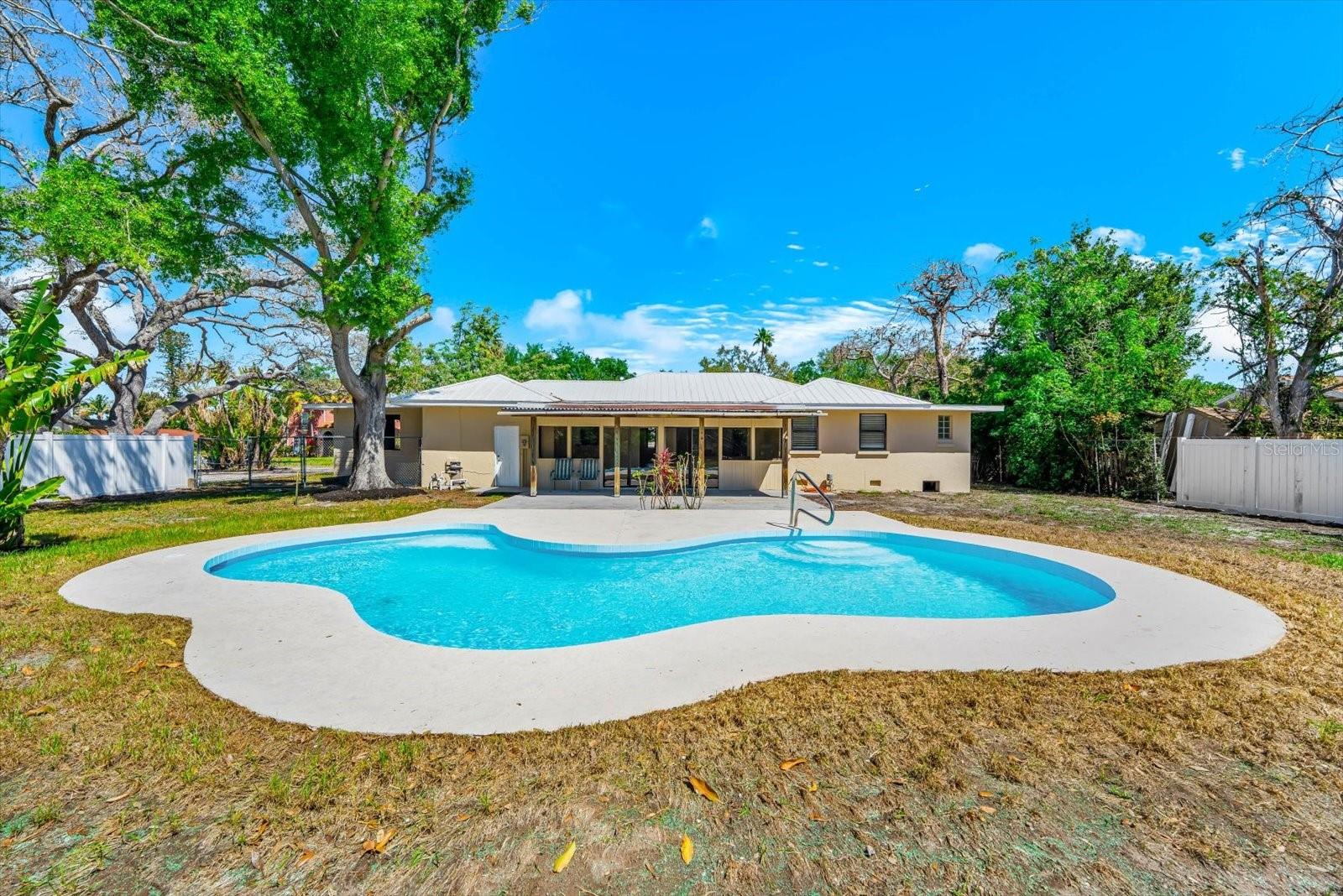 Image 40 of 48 For 7807 Senrab Drive