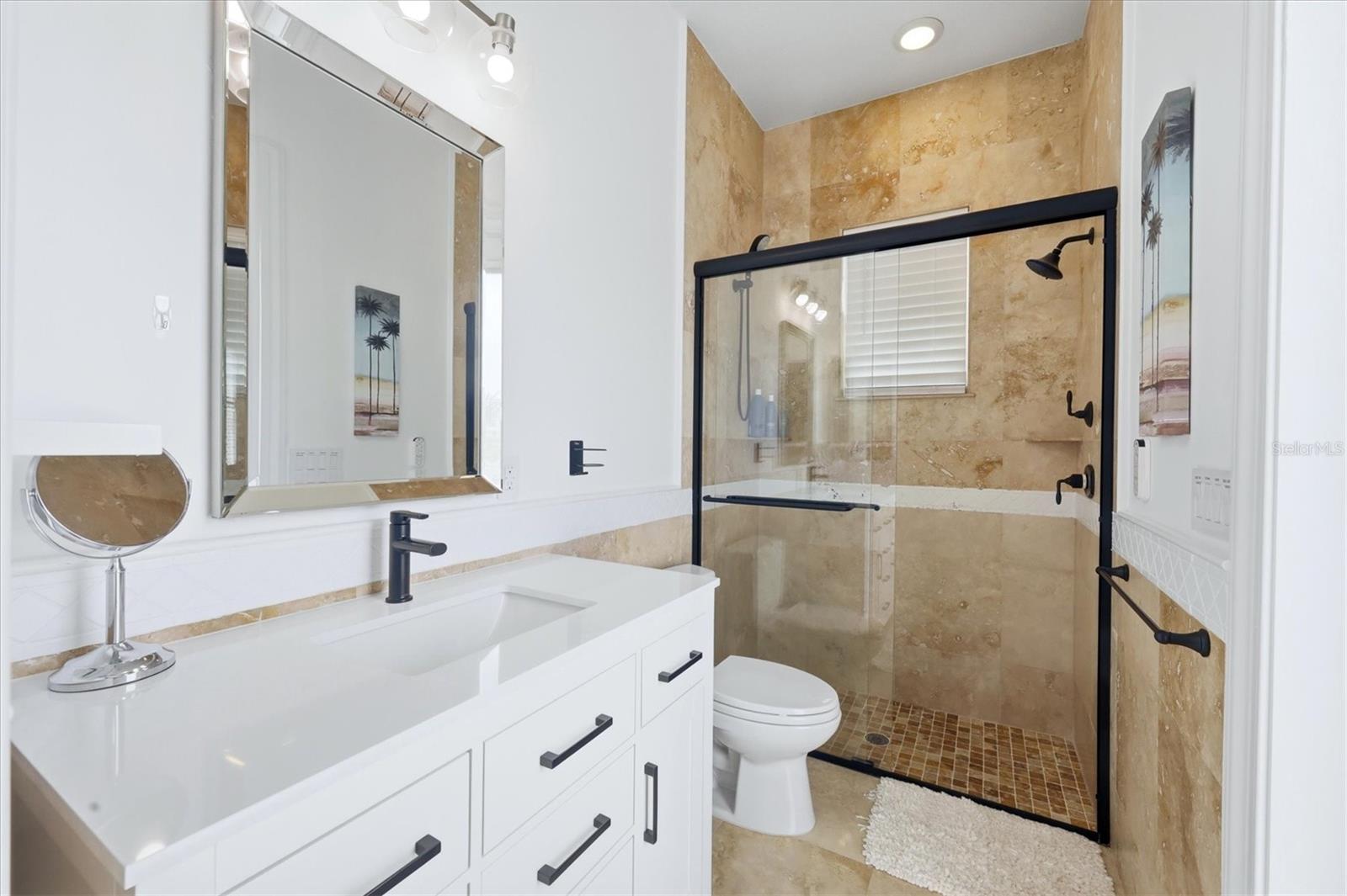 Listing photo id 18 for 7755 Holiday Drive N