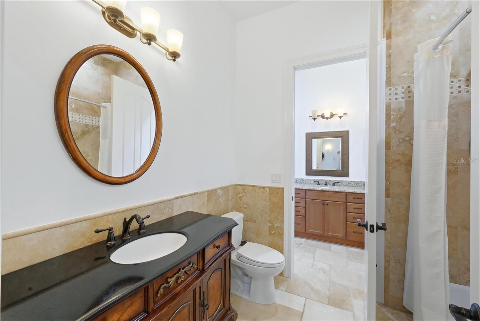 Listing photo id 23 for 7755 Holiday Drive N