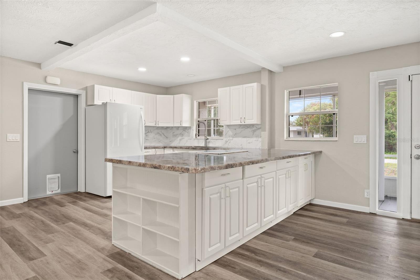 Image 12 of 63 For 5929 Murdock Avenue