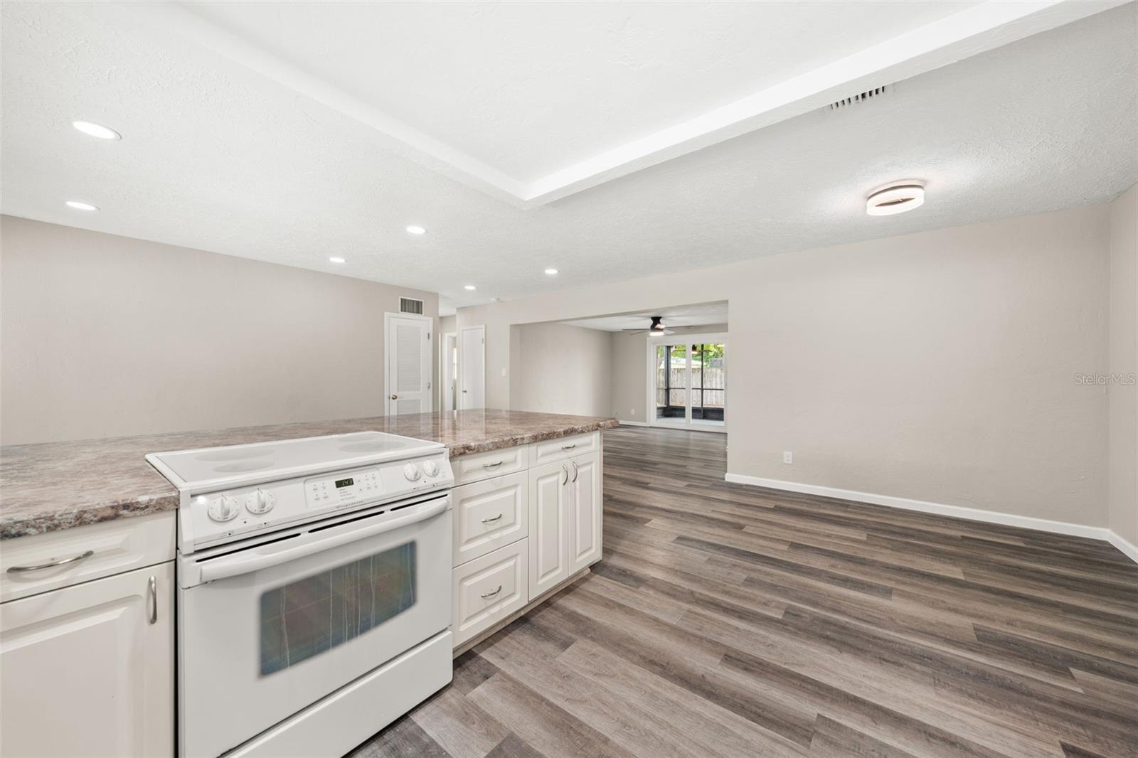 Image 18 of 63 For 5929 Murdock Avenue