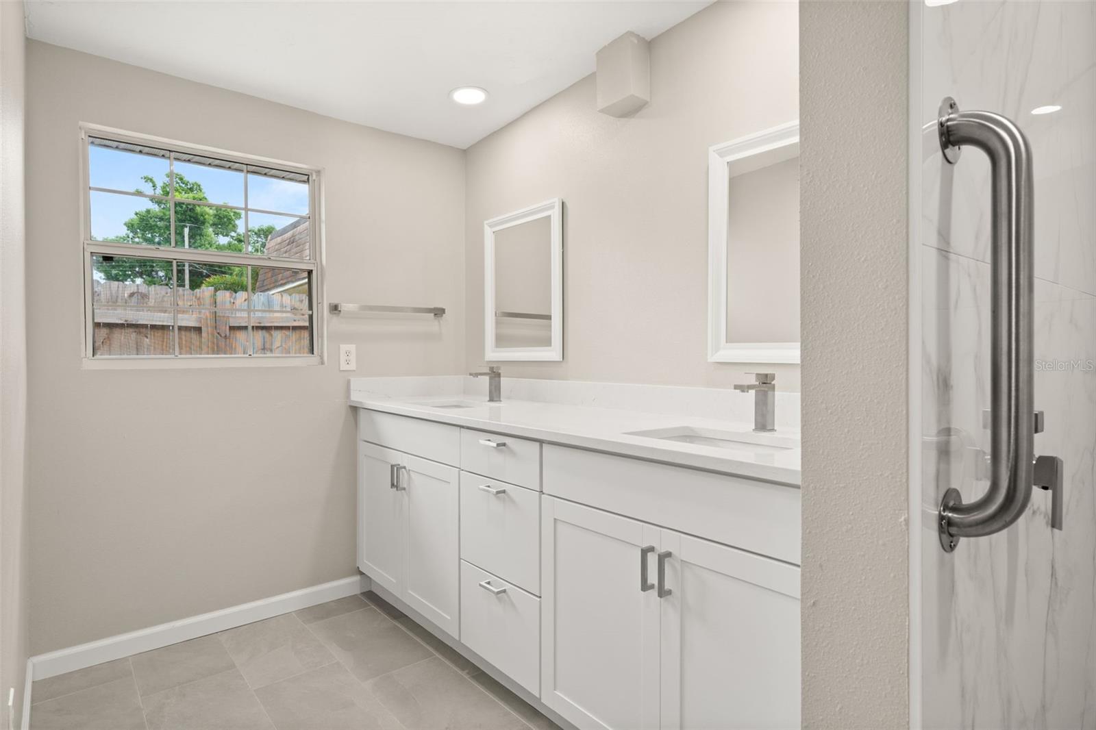 Image 27 of 63 For 5929 Murdock Avenue