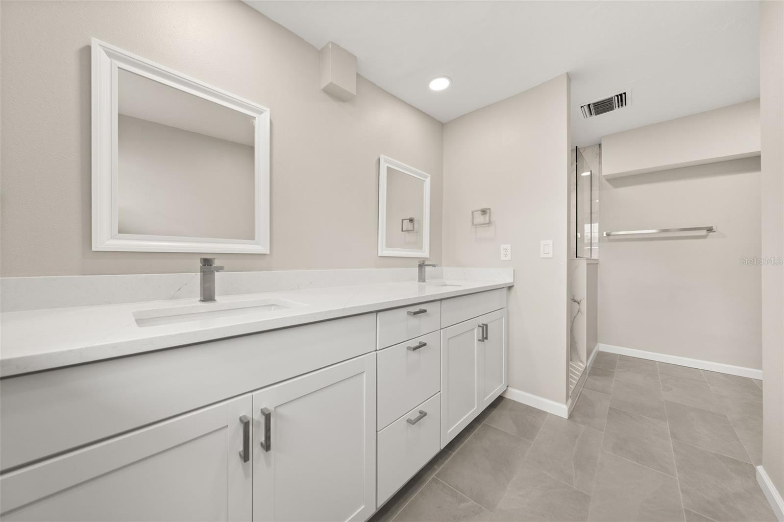 Image 28 of 63 For 5929 Murdock Avenue