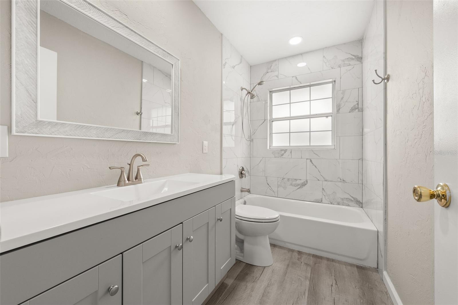 Image 34 of 63 For 5929 Murdock Avenue