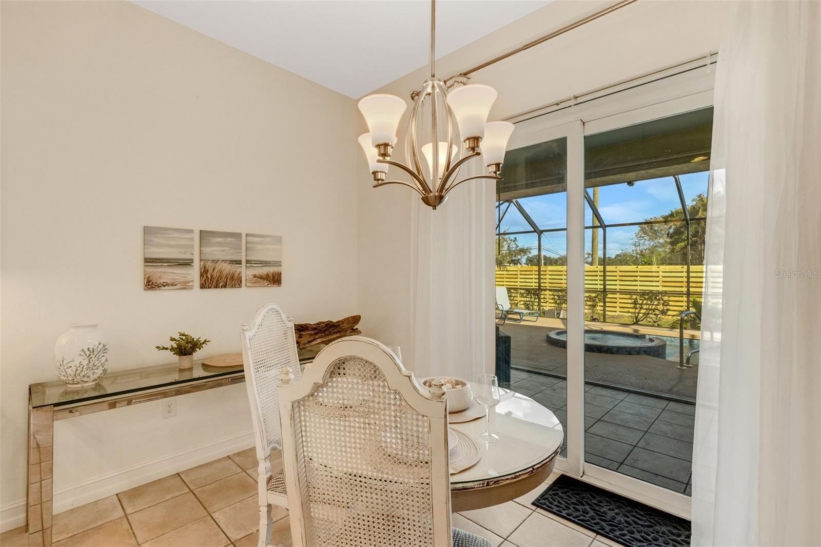 Image 17 of 41 For 4801 Edgemont Court