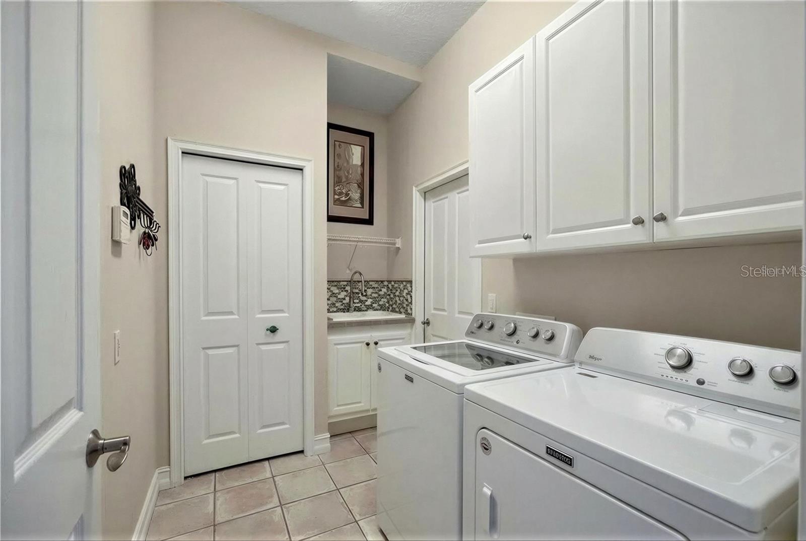 Image 20 of 41 For 4801 Edgemont Court