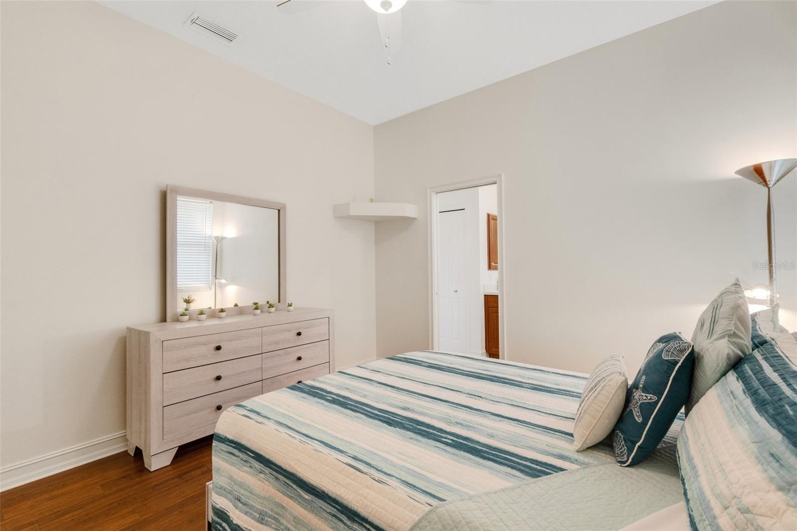 Image 24 of 41 For 4801 Edgemont Court