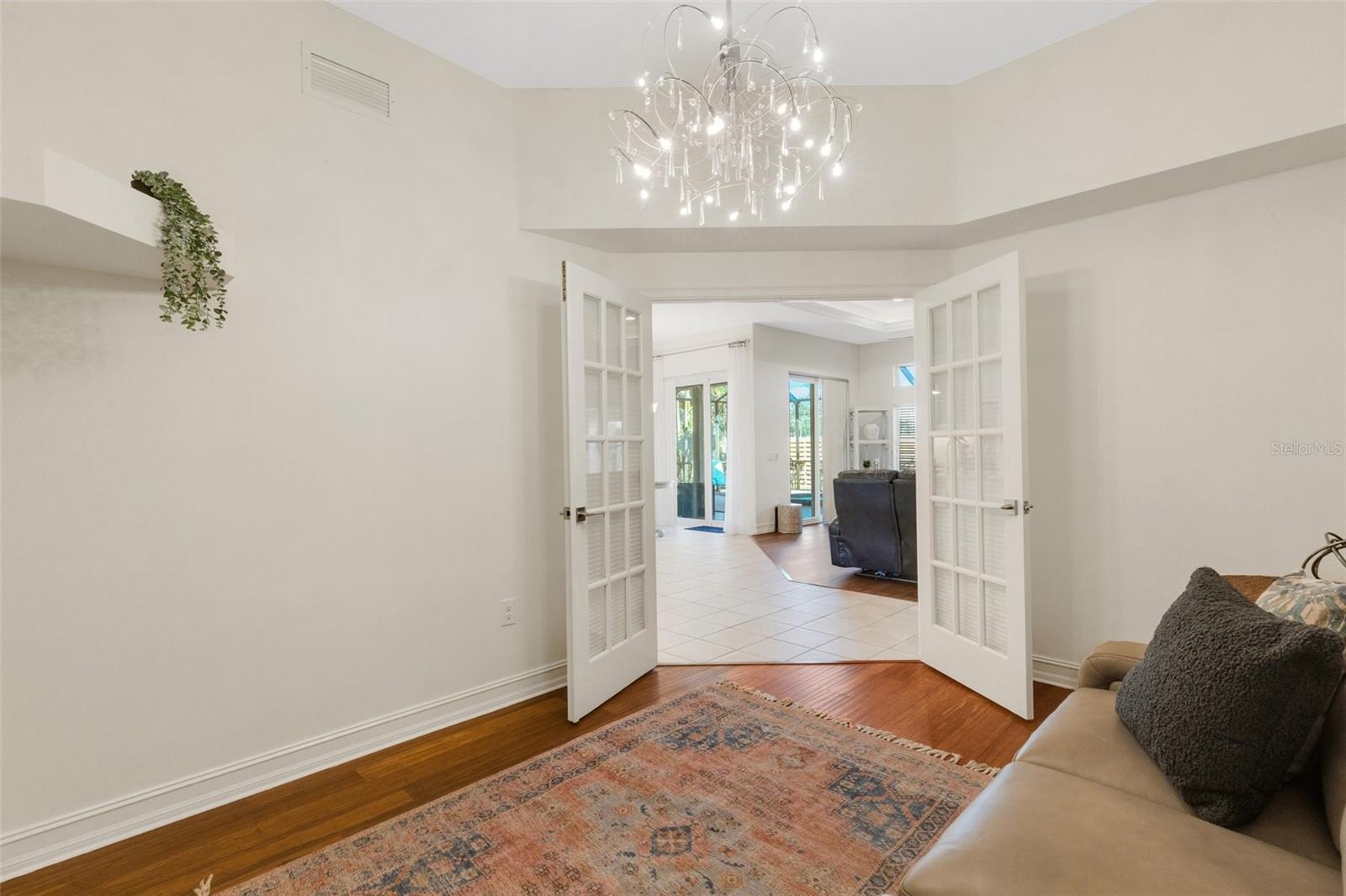 Image 32 of 41 For 4801 Edgemont Court