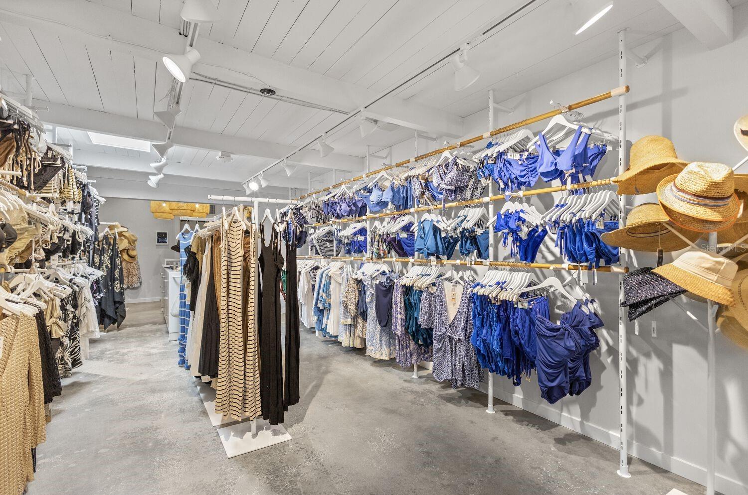 Image 2 of 7 For 331 John Ringling Boulevard 101