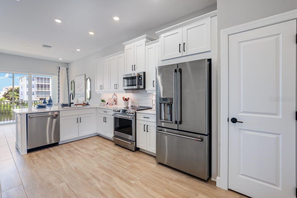 Image 3 of 26 For 1617 Sea Haven Drive 503