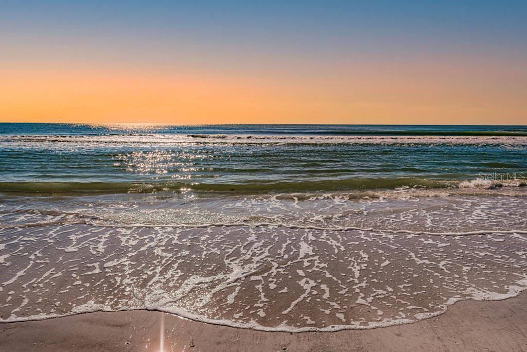 Image 3 of 26 For 6154 Midnight Pass Road 7c