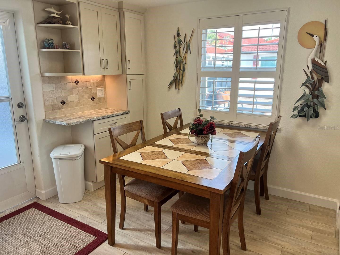 Image 9 of 26 For 6154 Midnight Pass Road 7c