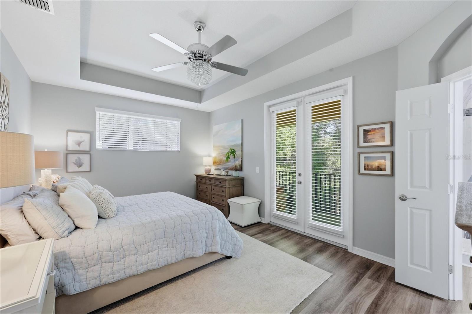 Image 22 of 47 For 5427 Napa Drive