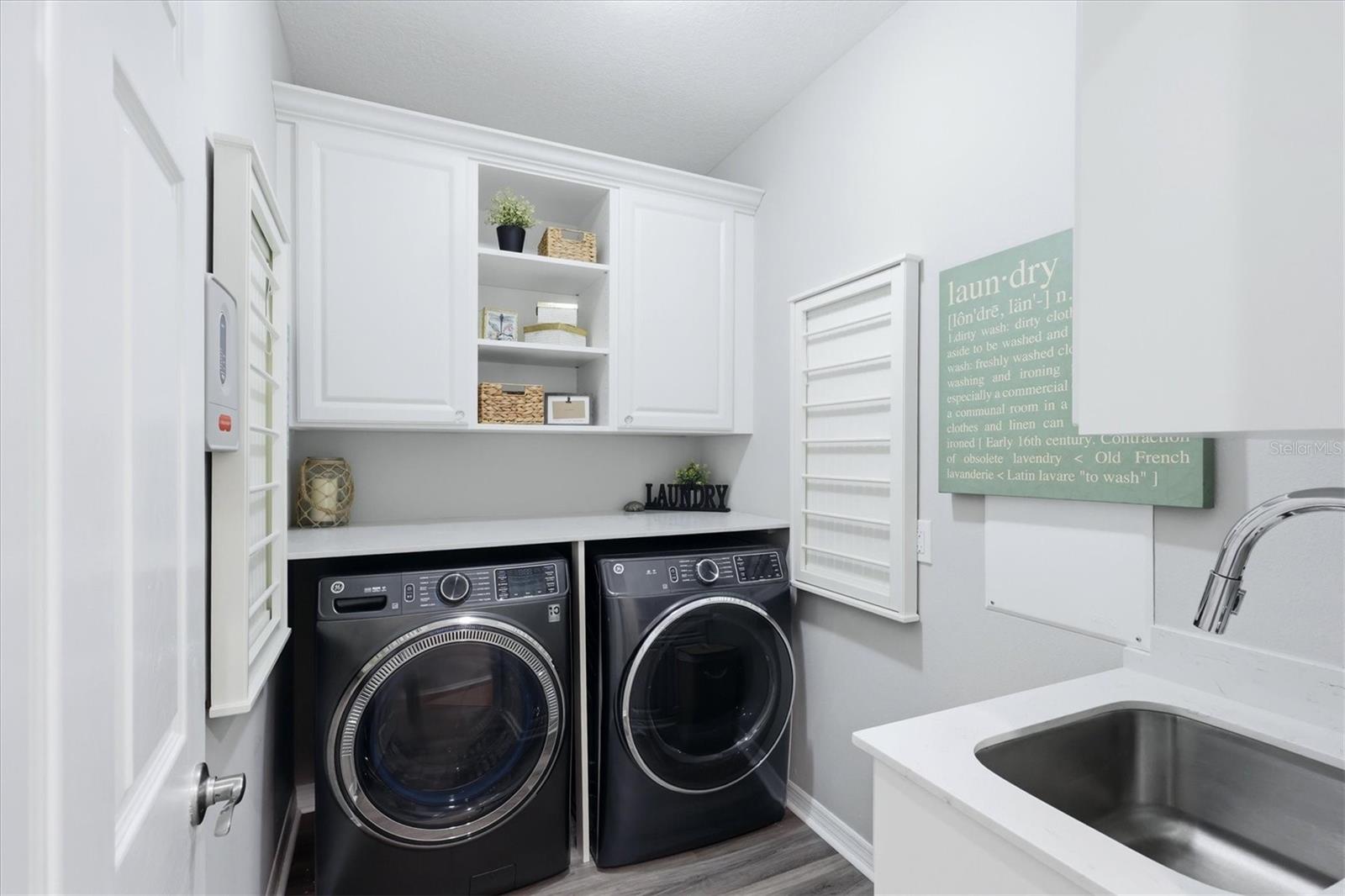 Image 35 of 47 For 5427 Napa Drive