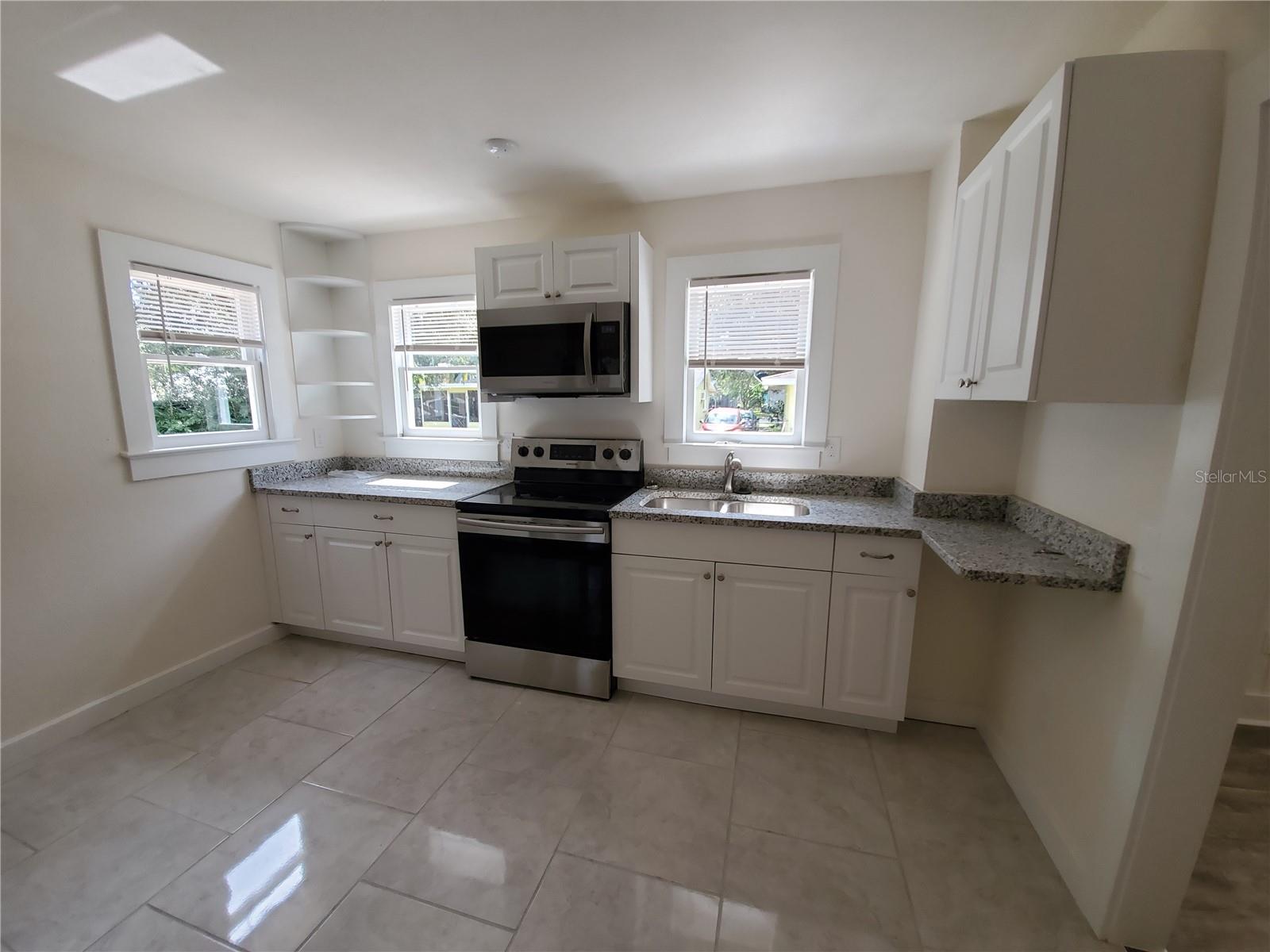 Image 20 of 38 For 620 East Avenue