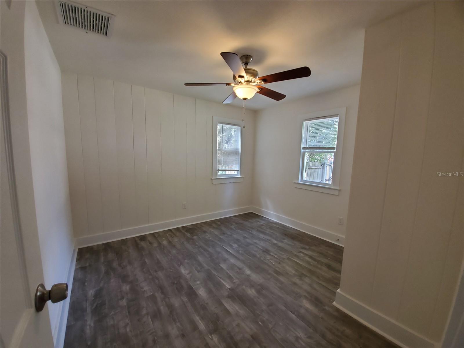 Image 22 of 38 For 620 East Avenue