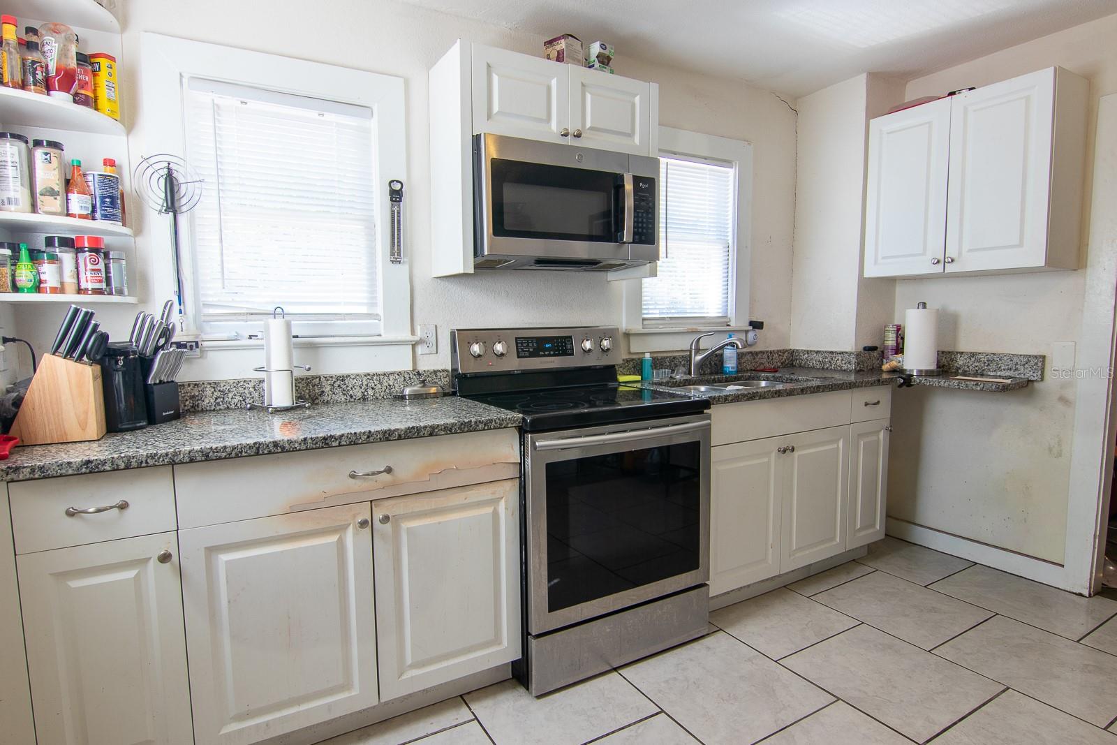 Image 6 of 38 For 620 East Avenue