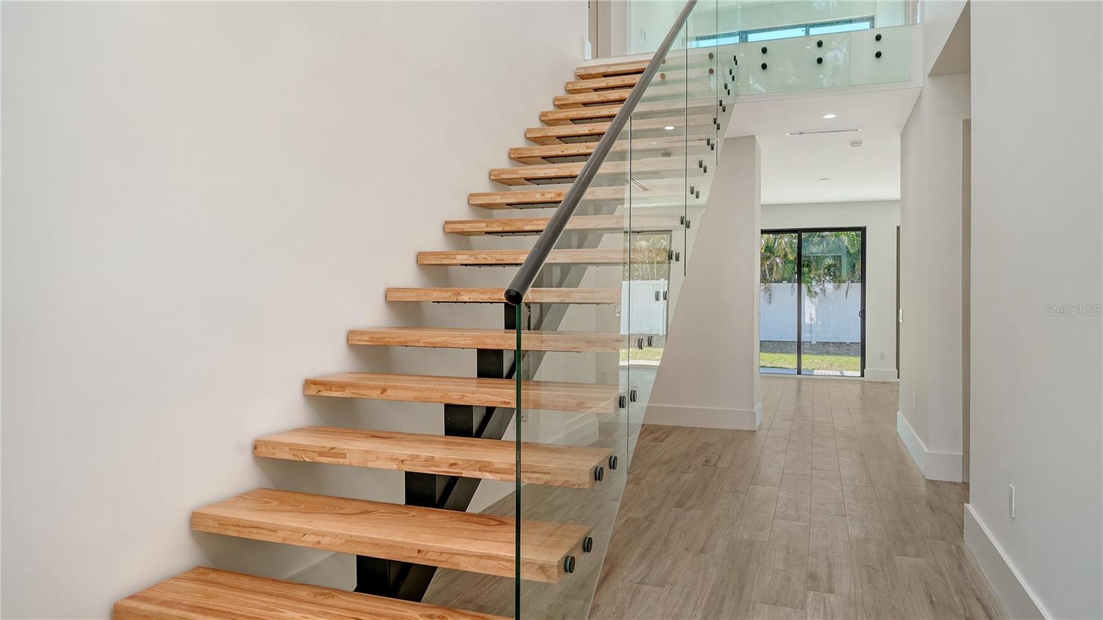 Image 18 of 66 For 1730 Wisconsin Lane