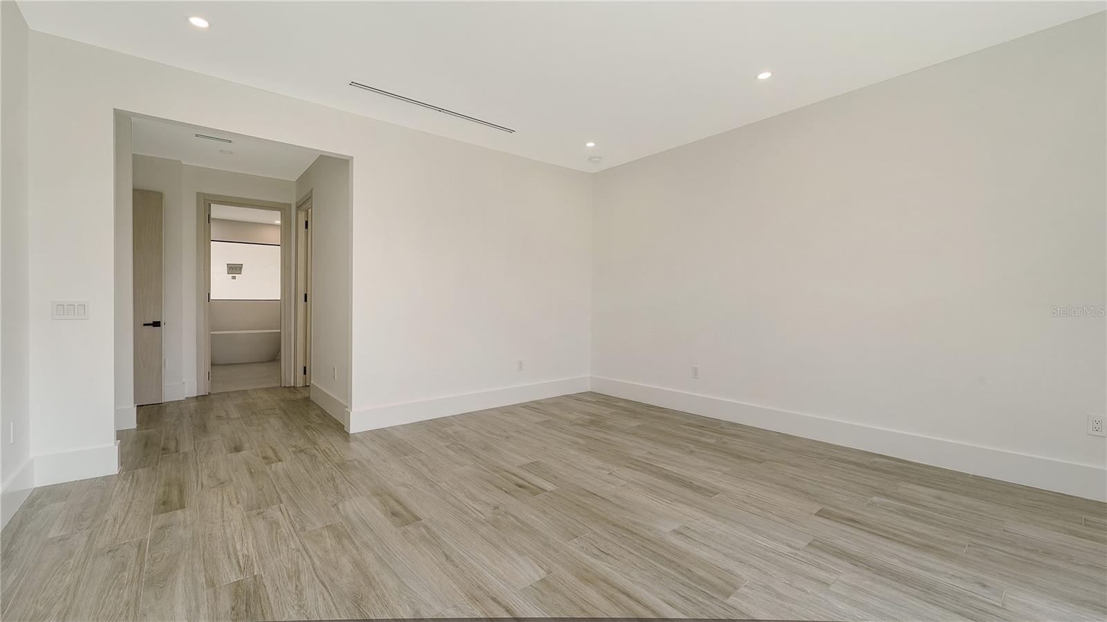 Image 26 of 66 For 1730 Wisconsin Lane