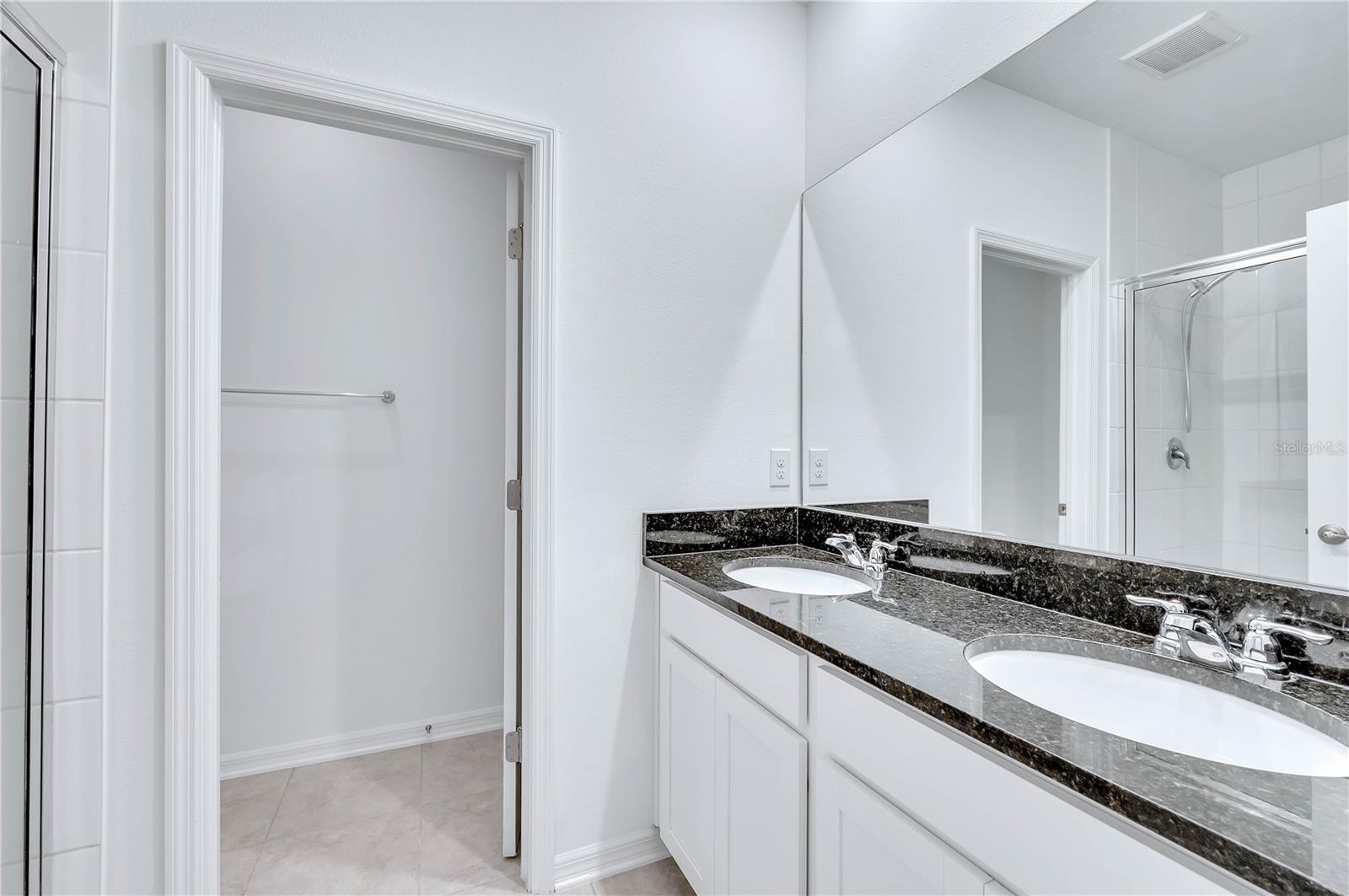 Image 19 of 31 For 11532 Woodleaf Drive