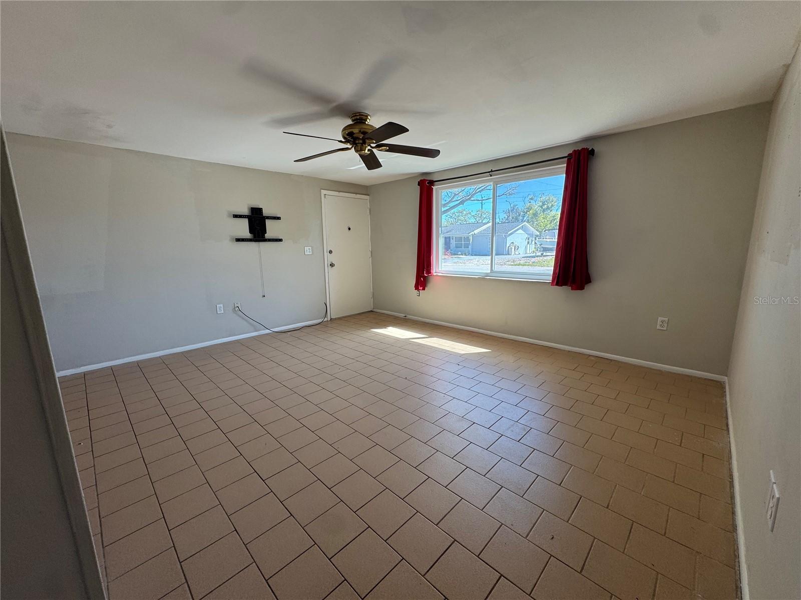 Image 4 of 9 For 3370 Island Date Circle