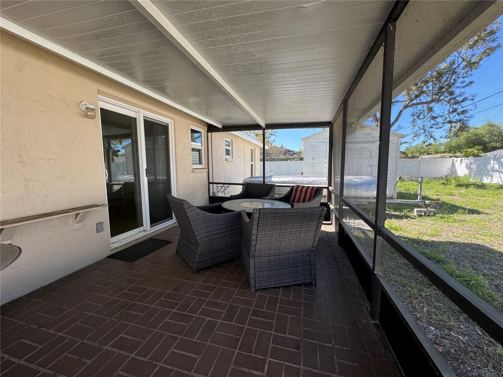 Image 7 of 9 For 3370 Island Date Circle